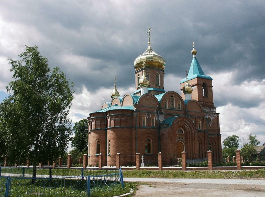 Церковь Успения Пресвятой Богородицы, Шентала (Шенталинский район, Самарская область). общий вид в ландшафте