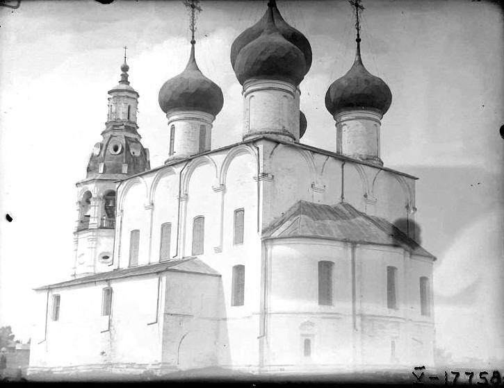 Церковь Георгия Победоносца, что на Наволоке, Вологда (Вологда, город, Вологодская область). архивная фотография, Вид с юго-востока. Фото Ильина М. А. из коллекции ГНИМА (https://goskatalog.ru/portal/#/collections?id=33805865)