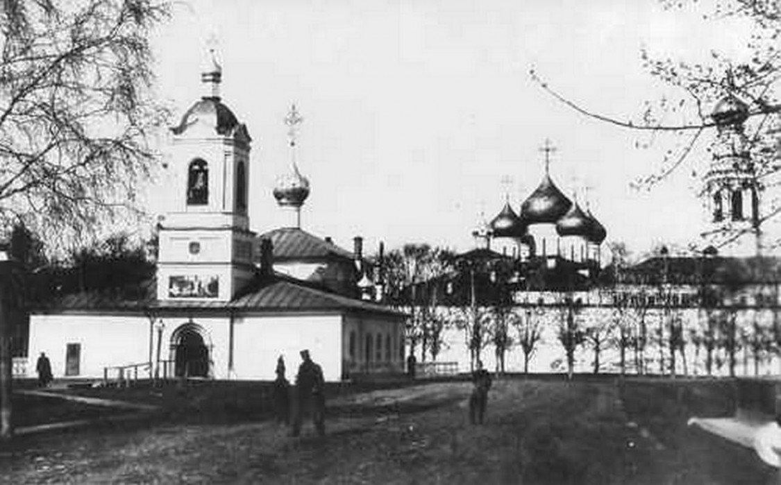 Вологда. Церковь Параскевы Пятницы на Пятницком мосту. архивная фотография, Вид на Пятницкую церковь и вологодский кремль. 1900 год http://nason.ru/hramy/63/