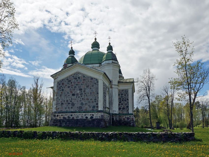 Церковь Троицы Живоначальной, Кыпу (Пярнумаа, Эстония). фасады