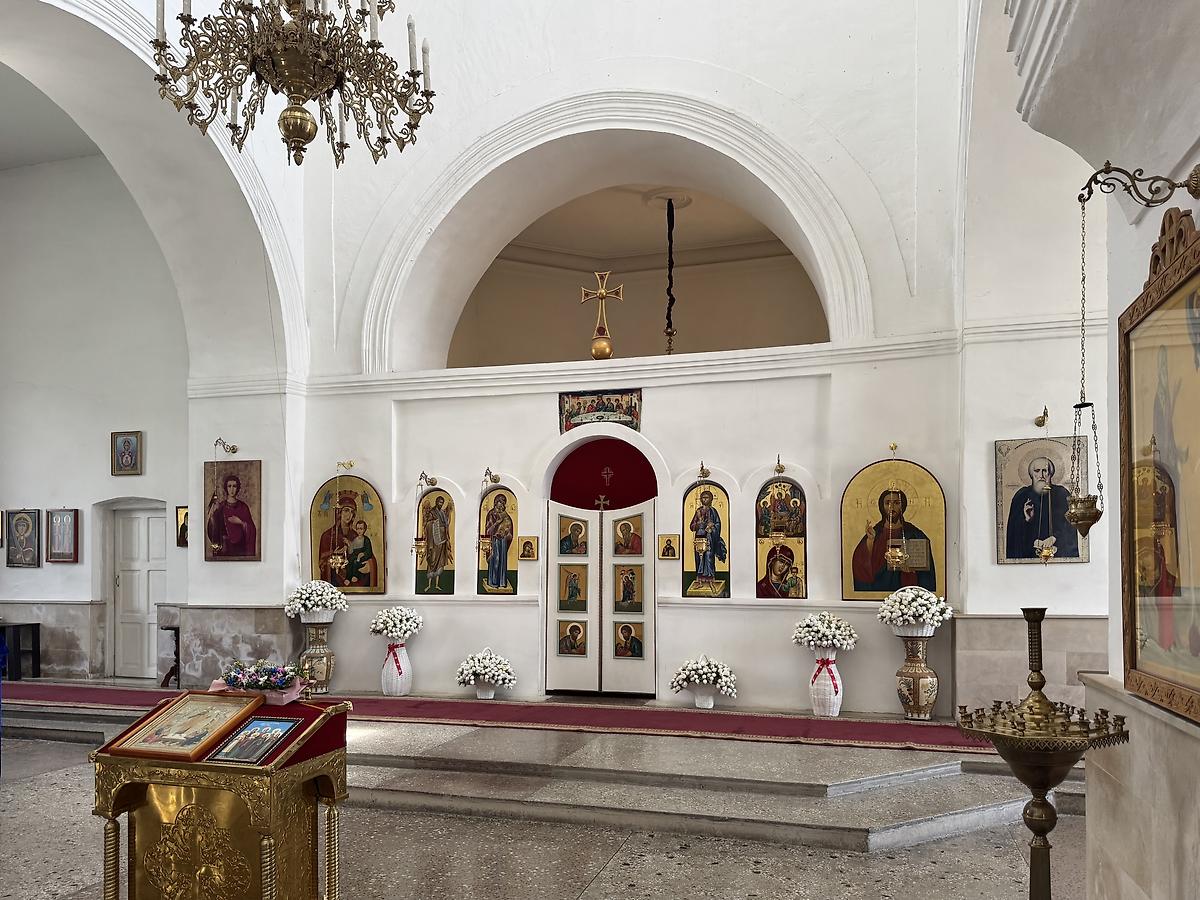 Иконостас, интерьер и убранство. Церковь Казанской иконы Божией Матери, Лагодехи (Кахетия, Грузия)