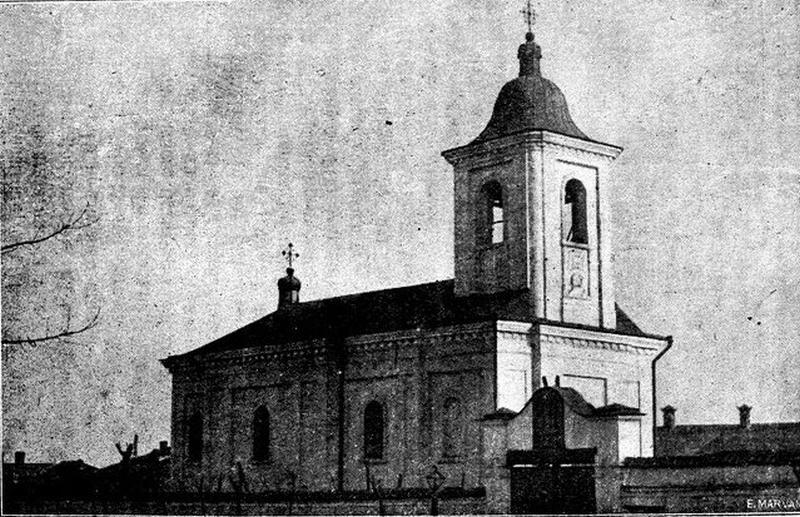 Собор Гавриила и Михаила Архангелов, Кишинёв (Кишинёв, Молдова). архивная фотография, Фото с сайта http://oldchisinau.com/kladbishha-cerkvi-sinagogi/starye-cerkvi-kishinyova/snesyonnye-cerkvi/cerkov-arkhangelov-gavriila-i-mikhail/staryy-sobor-fotografii/