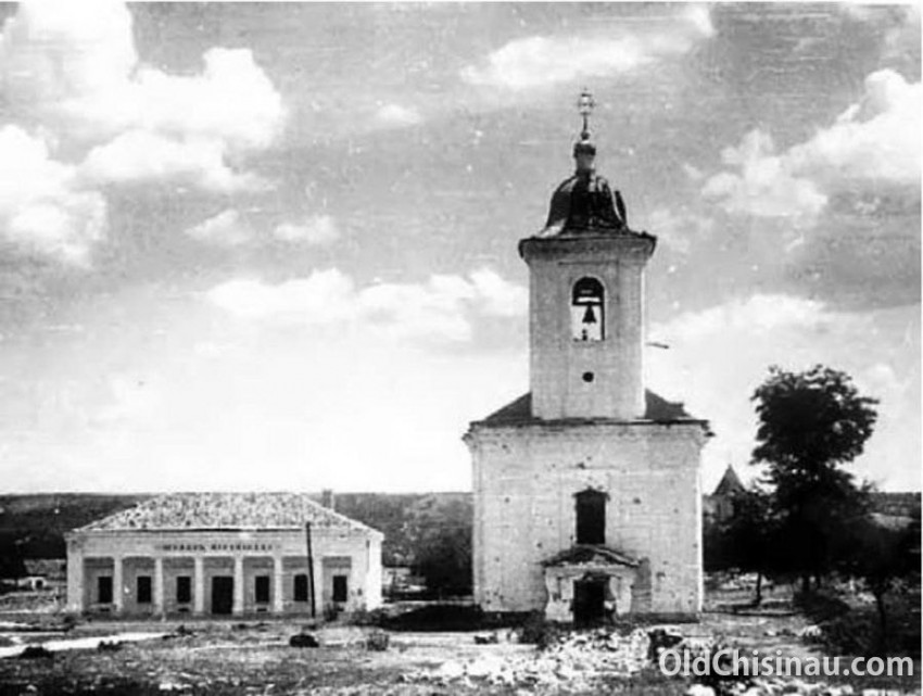 Собор Гавриила и Михаила Архангелов, Кишинёв (Кишинёв, Молдова). архивная фотография, Фото с сайта http://oldchisinau.com/kladbishha-cerkvi-sinagogi/starye-cerkvi-kishinyova/snesyonnye-cerkvi/cerkov-arkhangelov-gavriila-i-mikhail/staryy-sobor-fotografii/