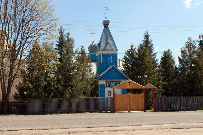 Старые Дороги. Церковь Николая Чудотворца. общий вид в ландшафте