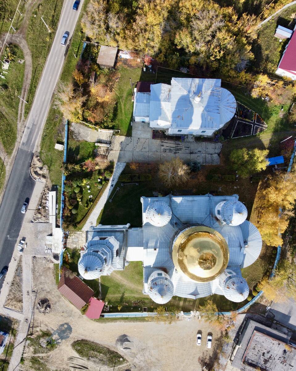Храмовый комплекс. Церкви Вознесения Господня и Николая Чудотворца, Касли (Каслинский район, Челябинская область). архитектурные детали, Сверху