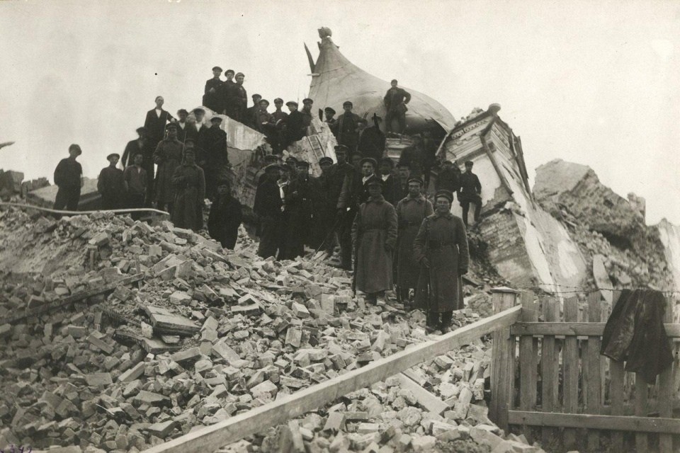 Тюмень. Собор Благовещения Пресвятой Богородицы (старый). архивная фотография, Собор после взрыва