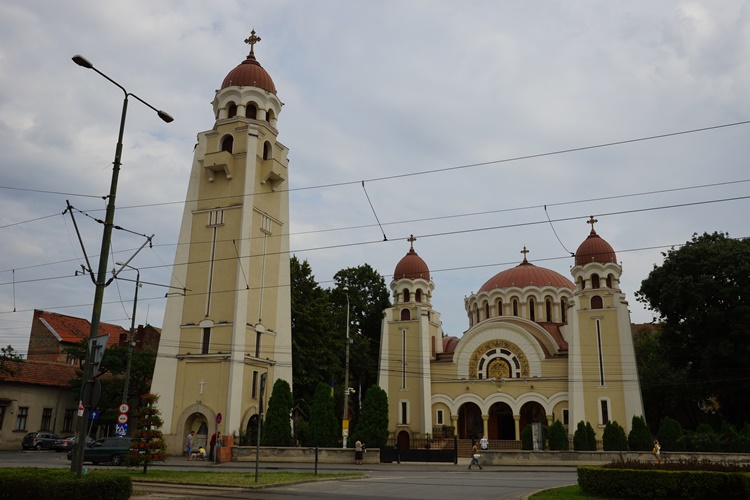 Церковь Рождества Пресвятой Богородицы, Тимишоара (Тимиш, Румыния). общий вид в ландшафте