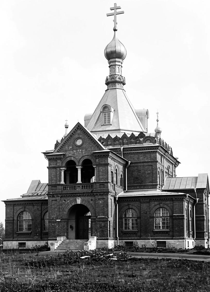 Фото 1930-ых годов из частного архива, архивная фотография. Церковь Сошествия Святого Духа на Спасо-Преображенском (Фарфоровском) кладбище, Невский район (Санкт-Петербург, г. Санкт-Петербург)