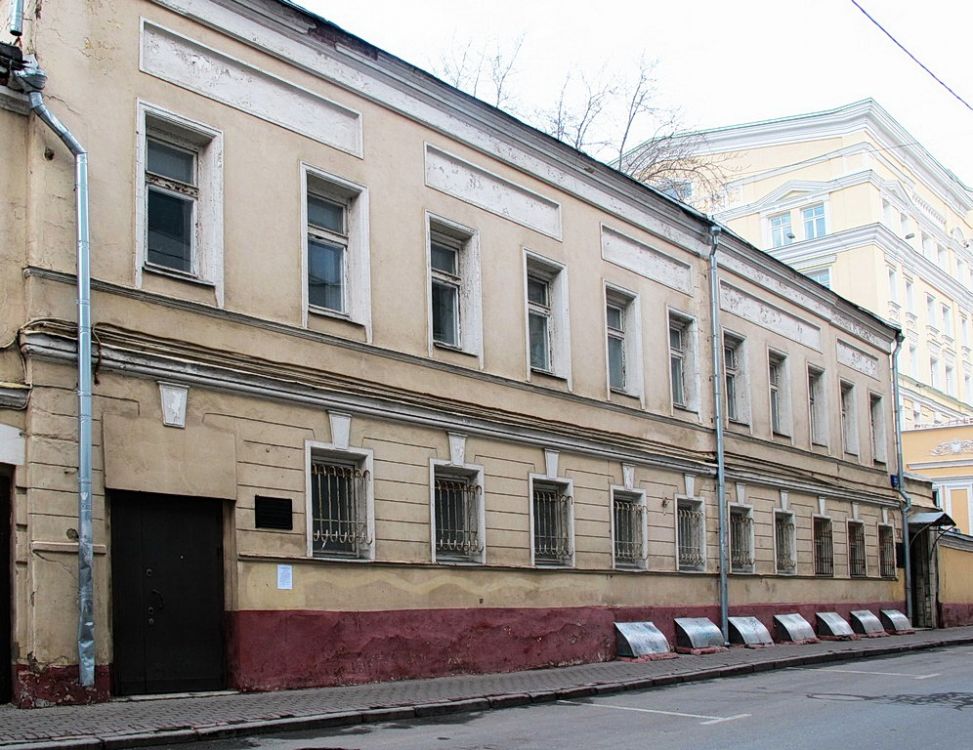 Церковь Николая Чудотворца, что в Гнездниках, Тверской (Центральный административный округ (ЦАО), г. Москва). дополнительная информация, Дом причта( дом 23 по Леонтьевскому пер.)