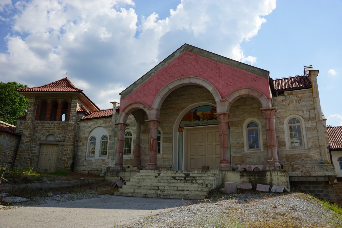 Жичский Вознесенский монастырь, Жича (Рашский округ, Сербия). фасады