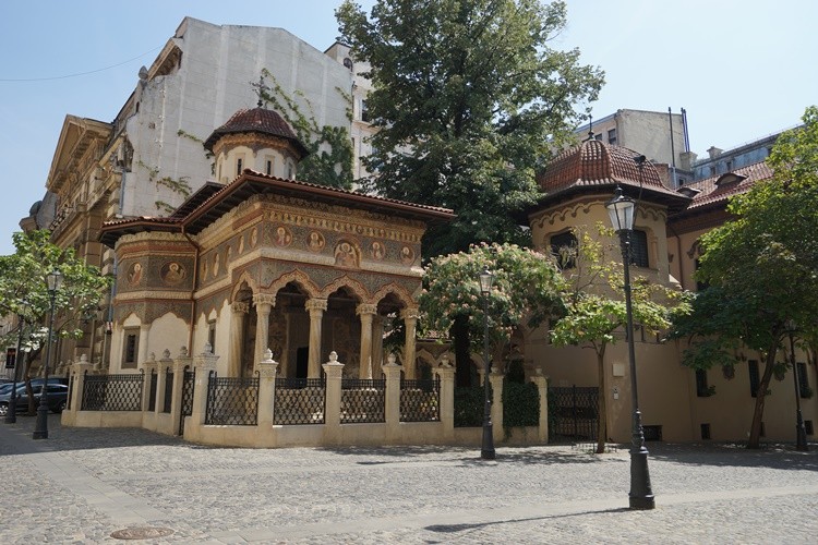 Бухарест, Сектор 3. Монастырь Ставрополеос. фасады