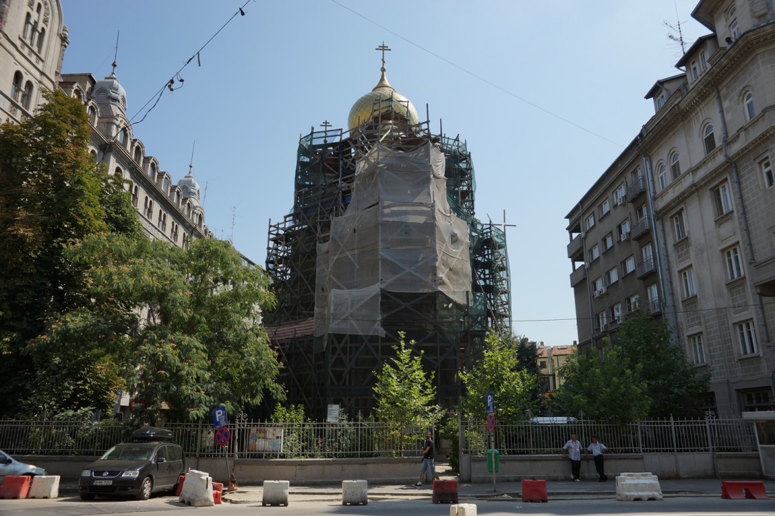 Бухарест, Сектор 3. Церковь Николая Чудотворца. общий вид в ландшафте