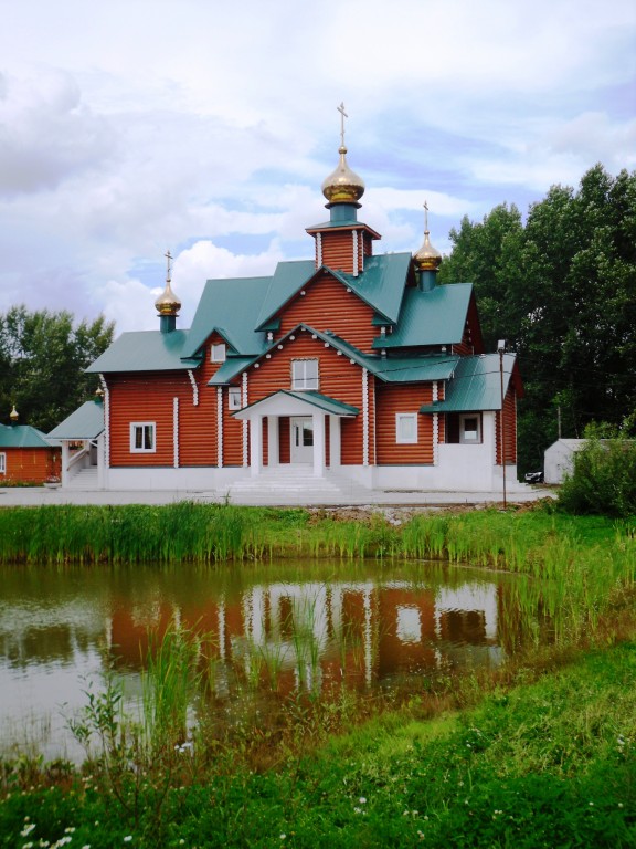 Пермь. Церковь Покрова Пресвятой Богородицы в Нагорном. общий вид в ландшафте