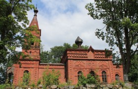 Сууре-Яани. Церковь Петра и Павла