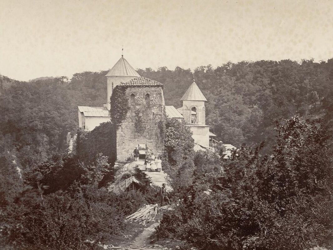 Монастырь Давида и Константина, Моцамета (Имеретия, Грузия). архивная фотография, Фото 1865 года из фондов Музея Академии художеств. Автор Edward Westly