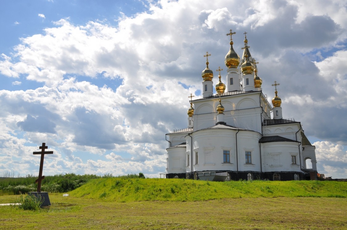 Екатеринбург. Церковь Благовещения Пресвятой Богородицы. фасады