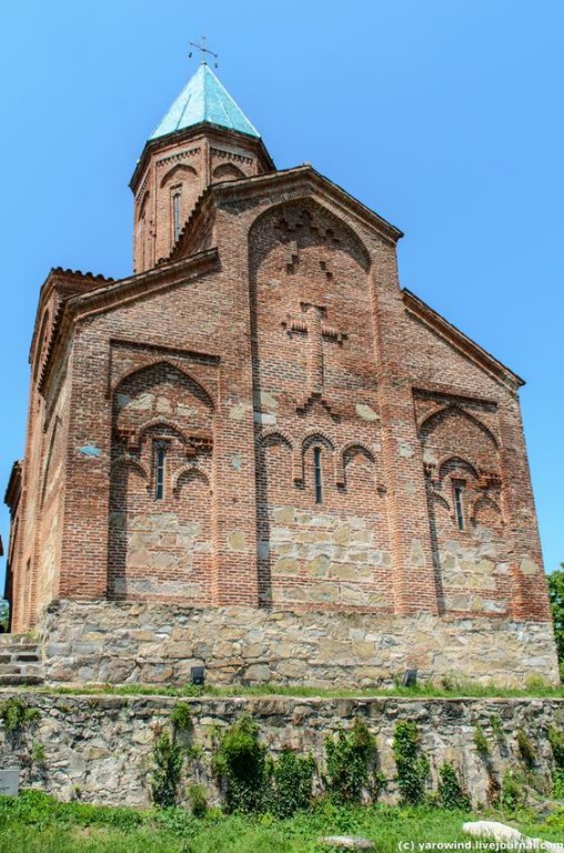 Церковь Гавриила и Михаила Архангелов, Греми (Кахетия, Грузия). фасады