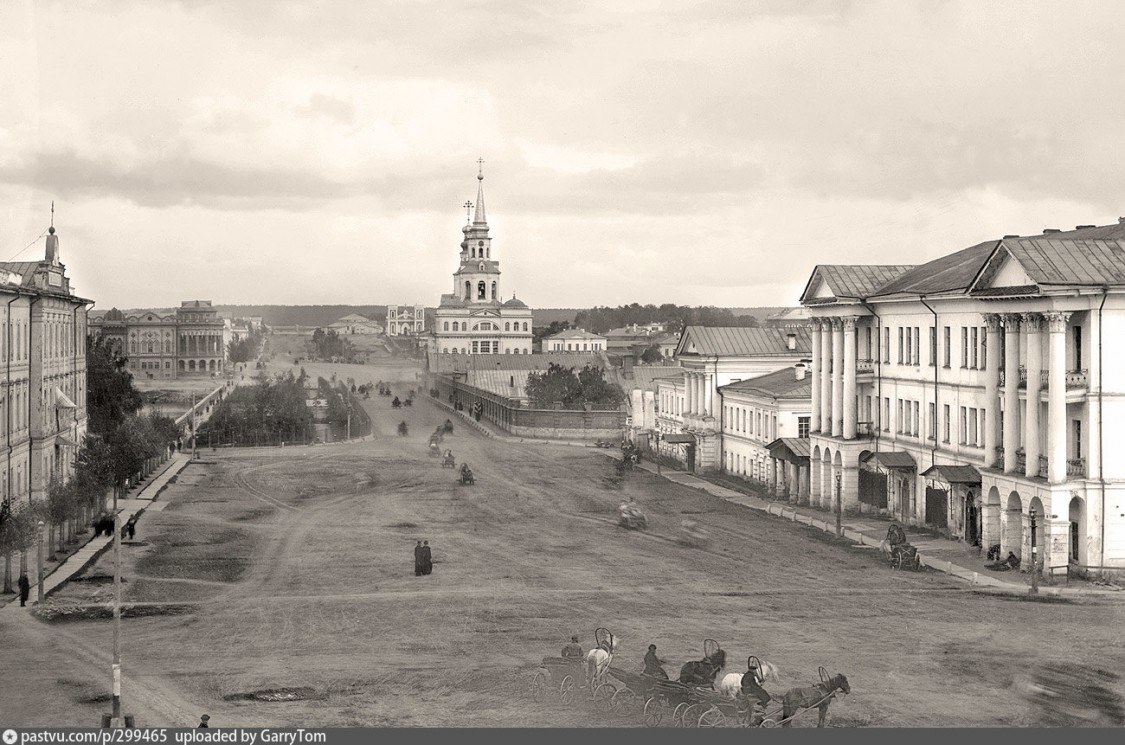Собор Екатерины Великомученицы, Екатеринбург (Екатеринбург (МО город Екатеринбург), Свердловская область). архивная фотография, Фотограф Метенков В.Л. http://travel-ural.ru/wp-content/uploads/2014/09/главный-проспекст.jpg  