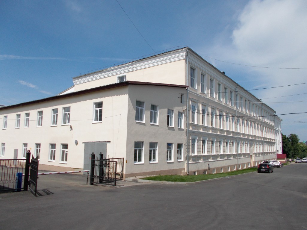 Домовая церковь Димитрия Солунского при бывшем Епархиальном мужском училище, Уфа (Уфа, город, Республика Башкортостан). общий вид в ландшафте