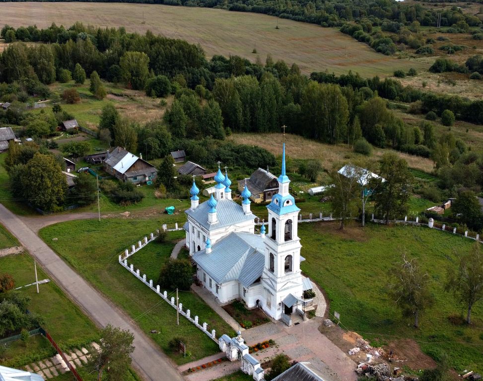 Монастырь Царственных страстотерпцев, Домнино (Сусанинский район, Костромская область). общий вид в ландшафте