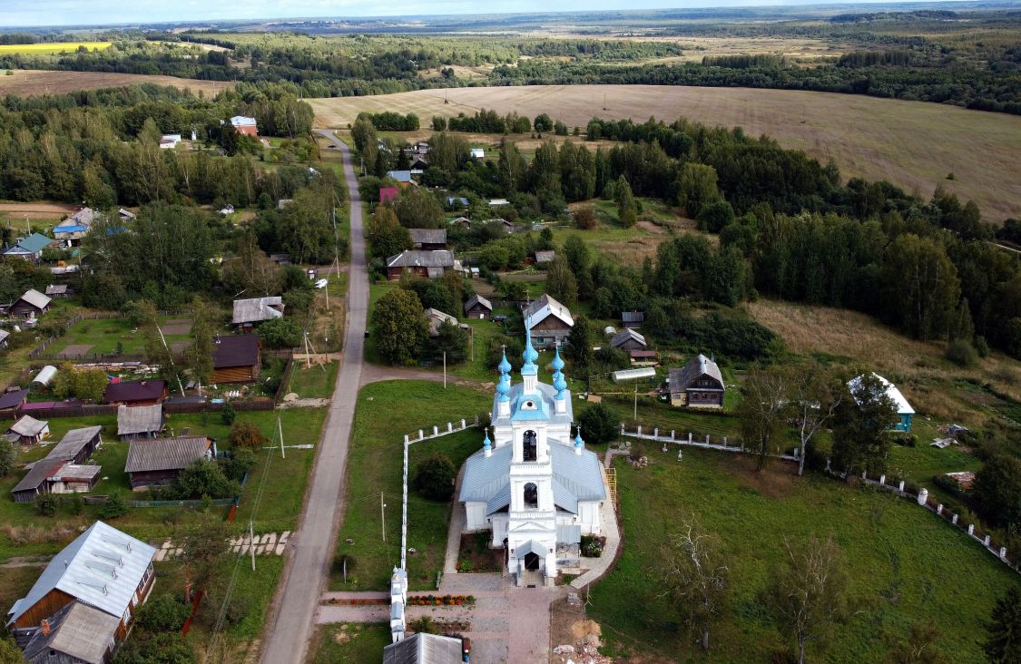 Монастырь Царственных страстотерпцев, Домнино (Сусанинский район, Костромская область). общий вид в ландшафте