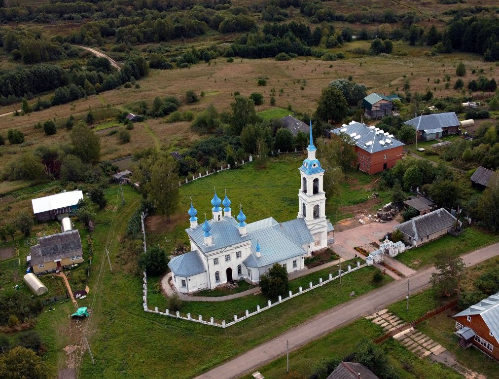 Монастырь Царственных страстотерпцев, Домнино (Сусанинский район, Костромская область). общий вид в ландшафте