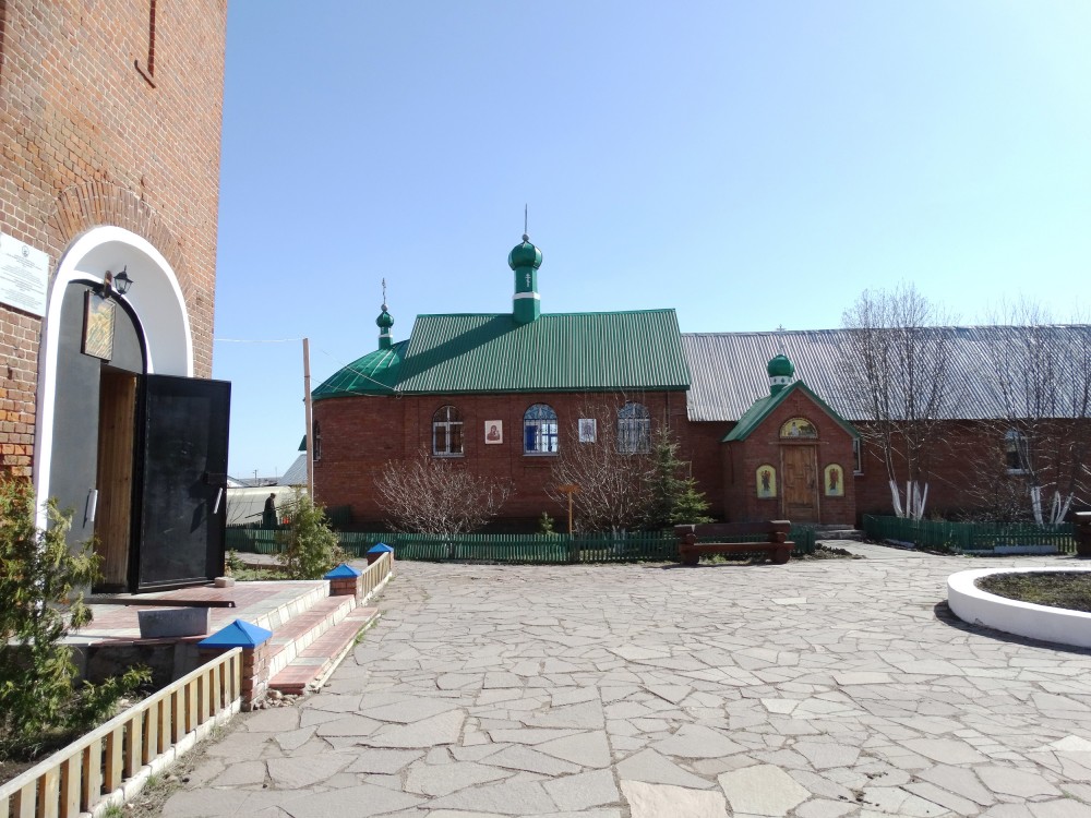 Ира. Марфо-Мариинский женский монастырь. Церковь Серафима Саровского. фасады