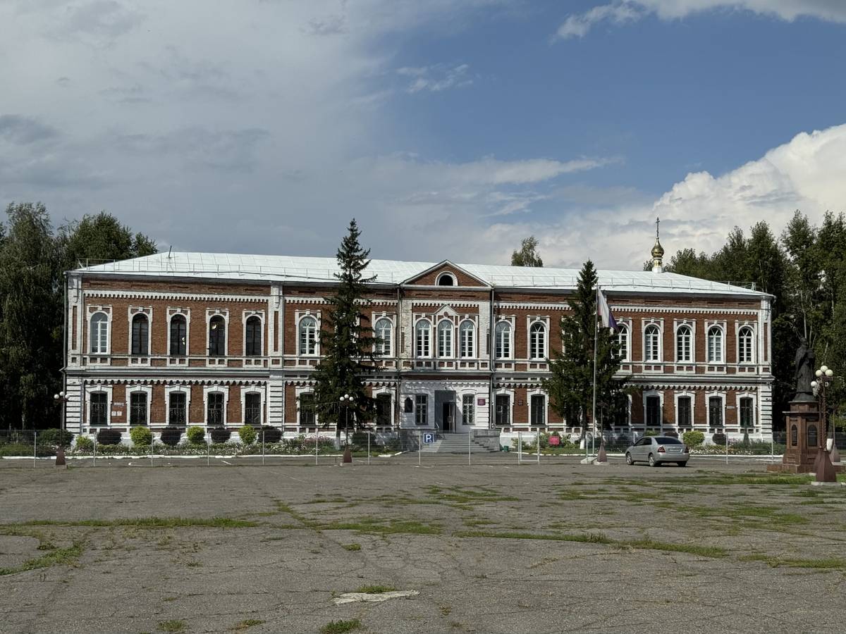 Домовая церковь Иоанна Богослова при православной гимназии, Бийск (Бийский район и г. Бийск, Алтайский край). фасады, Вид здания с юго-востока