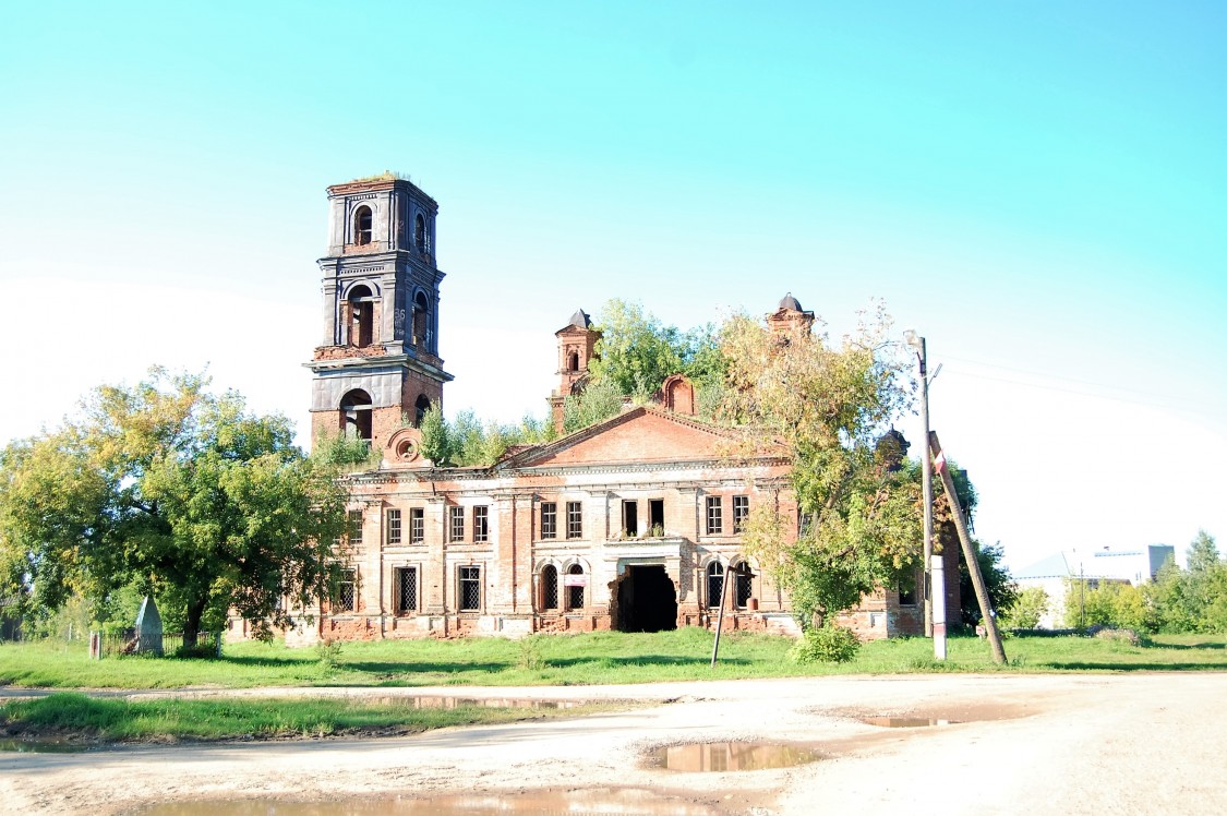 Дуброво. Церковь Георгия Победоносца. общий вид в ландшафте, Южный фасад