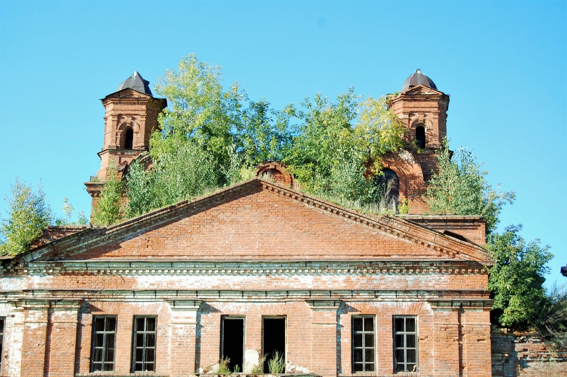 Церковь Георгия Победоносца, Дуброво (Оханский район, Пермский край). архитектурные детали, Башни основного объема