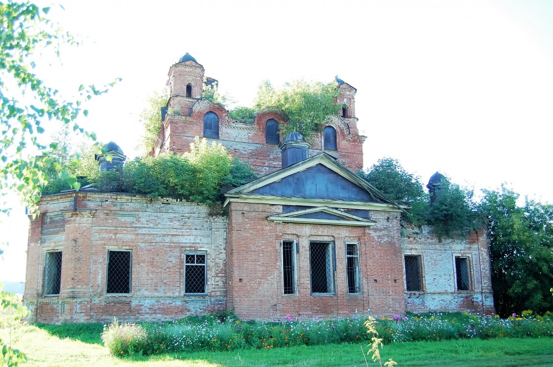 Церковь Георгия Победоносца, Дуброво (Оханский район, Пермский край). фасады, Восточный фасад