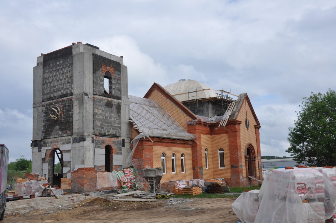 Церковь Царственных страстотерпцев, Кремёнки (Жуковский район, Калужская область). документальные фотографии