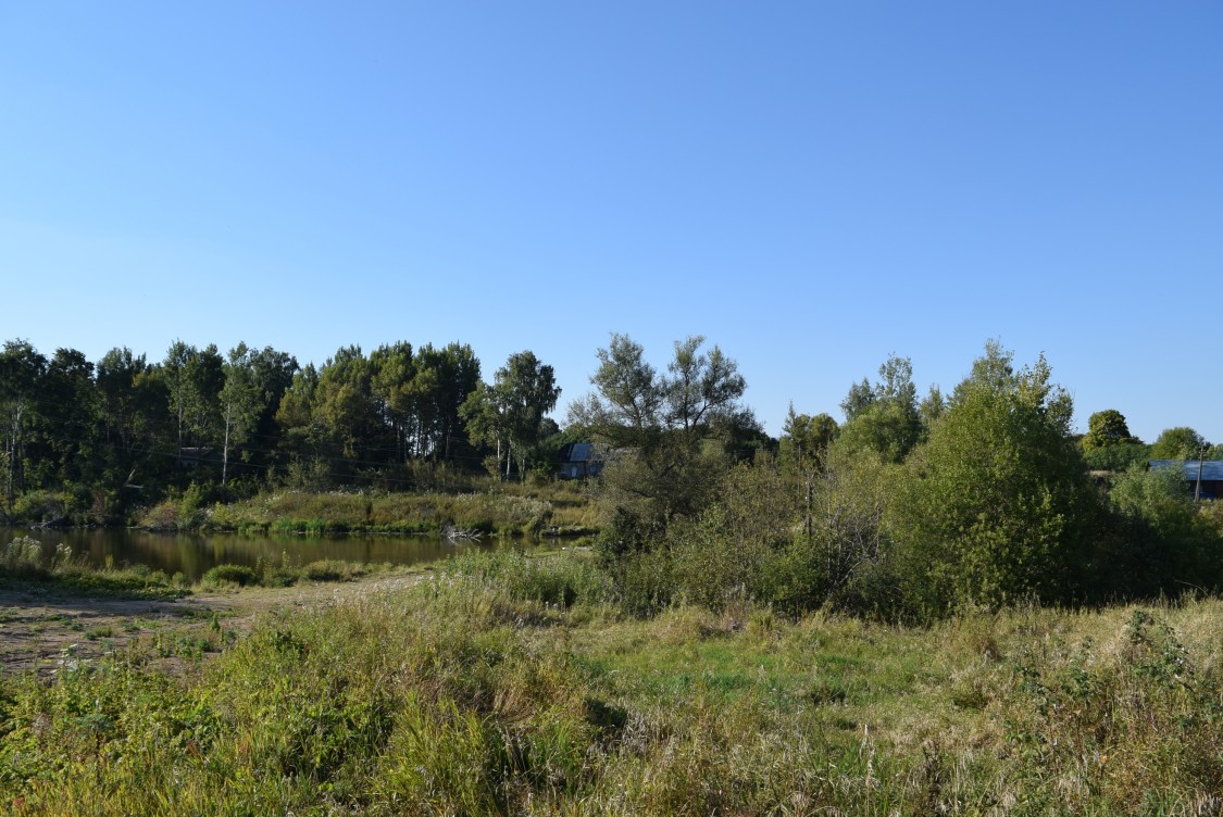 Часовня Никиты мученика, Редково (Козельский район, Калужская область). общий вид в ландшафте,  Место, где была часовня  в Редкове 