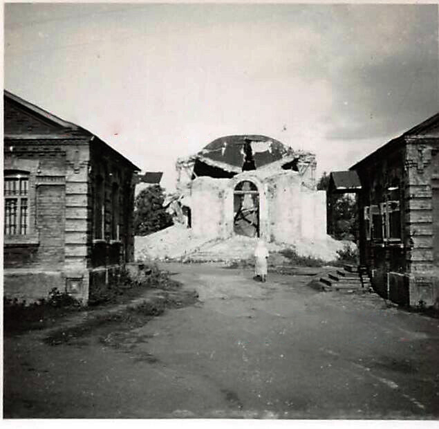 Церковь Александра Невского, Красный Сулин (Красносулинский район, Ростовская область). архивная фотография, Руины храма. Фото 1942 г. с аукциона e-bay.de