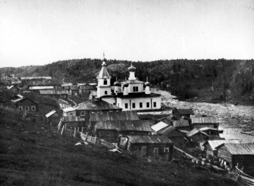 Умба. Церковь Воскресения Христова (старая). архивная фотография