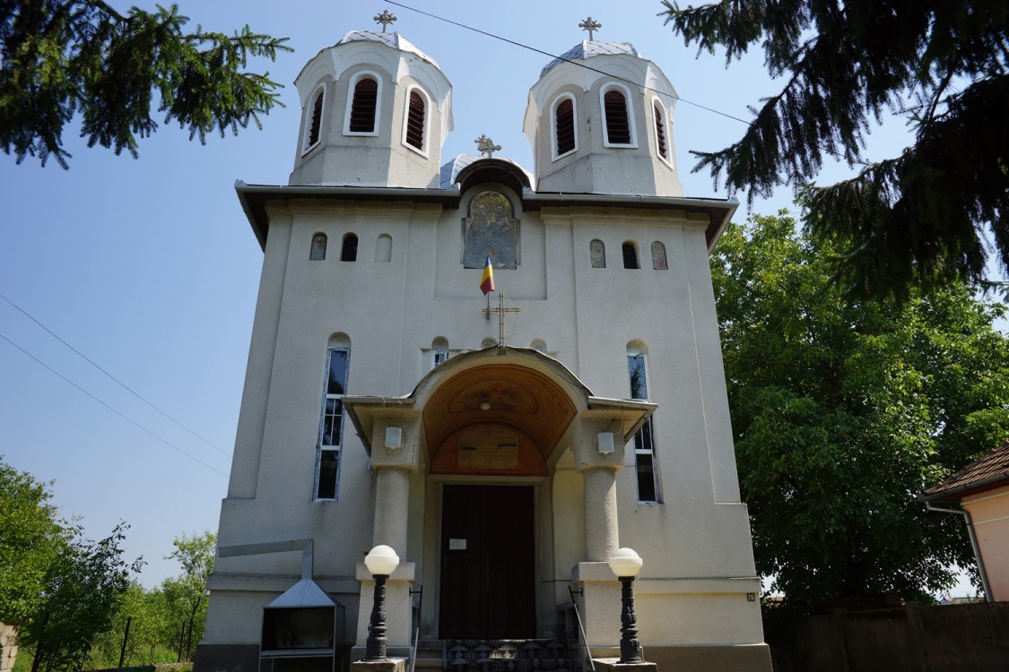 Церковь Петра и Павла, Стрей (Хунедоара, Румыния). фасады