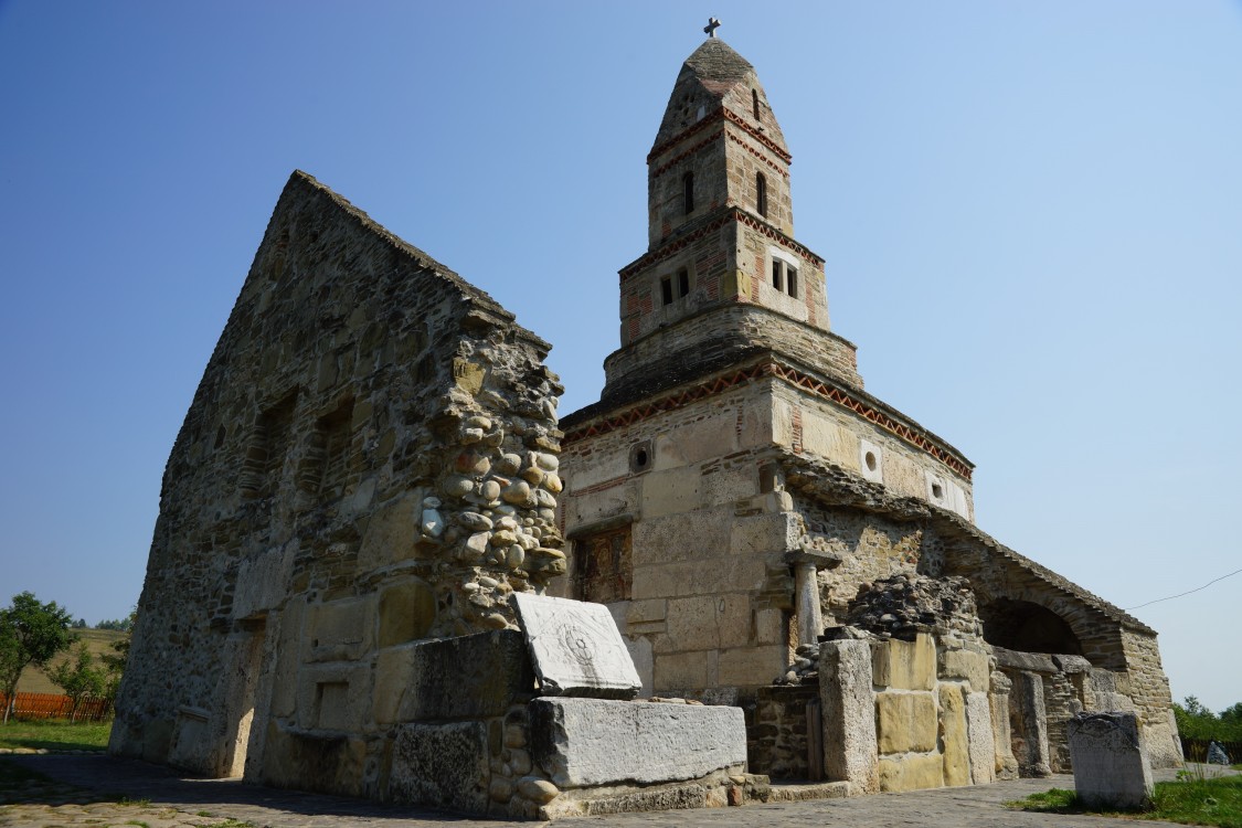 Церковь Николая Чудотворца, Денсуш (Хунедоара, Румыния). фасады