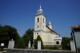 Орештиоара-де-Жос. Церковь Михаила и Гавриила Архангелов
