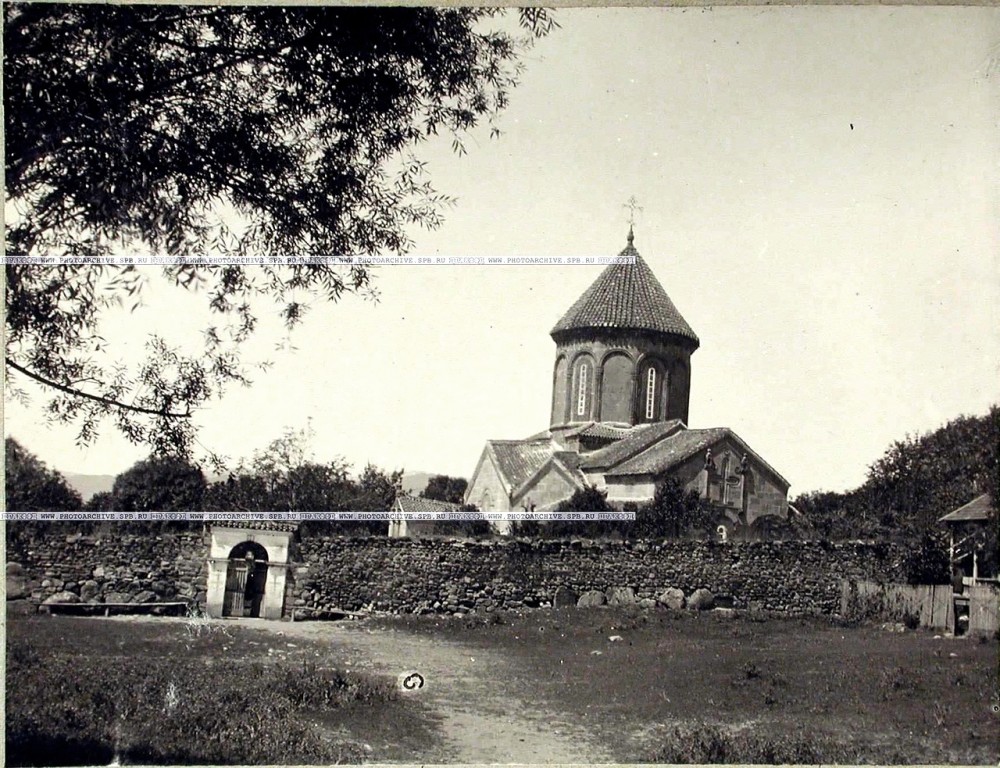 Манглиси. Собор Успения Пресвятой Богородицы. архивная фотография, Фото с сайта http://and110.ucoz.ru/UR/17/sam11.html