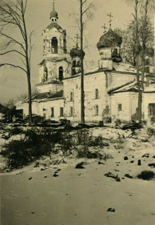 Церковь Димитрия Солунского, Старая Русса (Старорусский район, Новгородская область). архивная фотография, Вид с юго-востока. Фото 1942 г. с аукциона e-bay.de