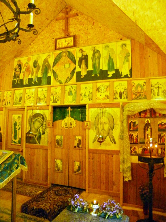 Николаевский Стороженский монастырь. Церковь Киприана Стороженского (старая), Сторожно (Волховский район, Ленинградская область). интерьер и убранство, Иконостас