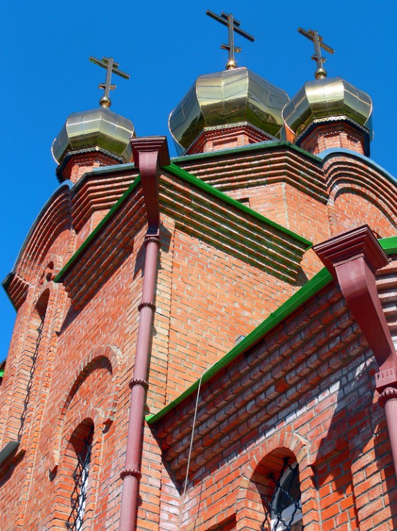 Церковь Георгия Победоносца (новая), Кожевниково (Кожевниковский район, Томская область). архитектурные детали, Завершение основного объёма храма. Вид с юго-востока
