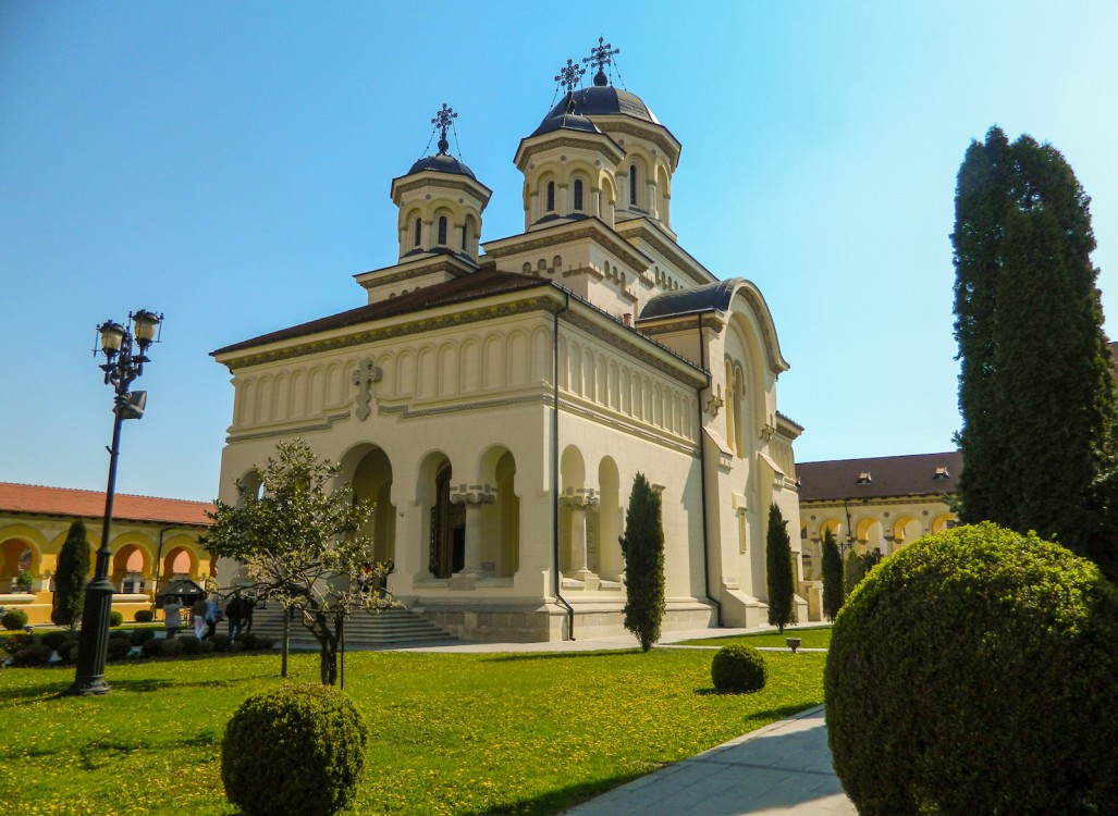 Алба-Юлия. Кафедральный собор Троицы Живоначальной. фасады