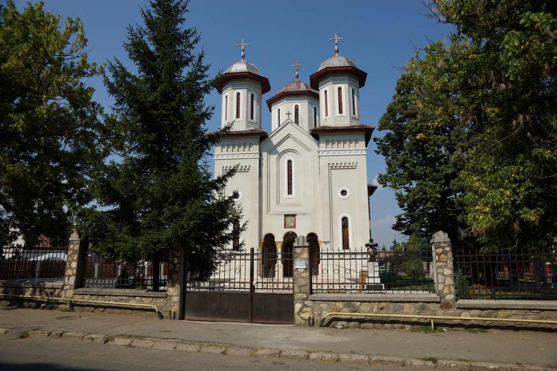 Церковь Николая Чудотворца, Орэштие (Хунедоара, Румыния). фасады
