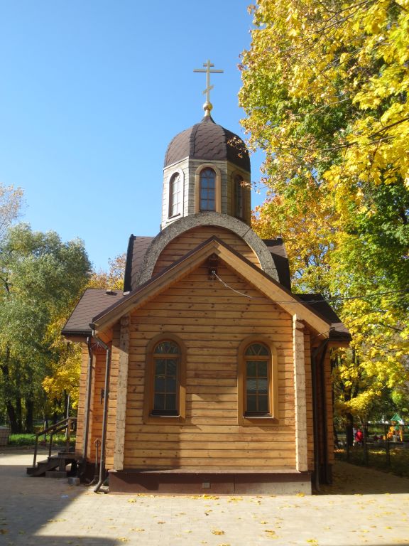 Новогиреево. Церковь Феодора Ушакова (временная) в Новогирееве. фасады