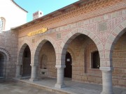 Успенский Георгиевский монастырь. Надвратная церковь Иоанна Предтечи, В крыле надвратного храма располагается трапезная для паломников, именуемая на афонский манер Архондариком, что означает помещение для приёма высоких гостей.<br>, Уса-Степановка, Благовещенский район, Республика Башкортостан