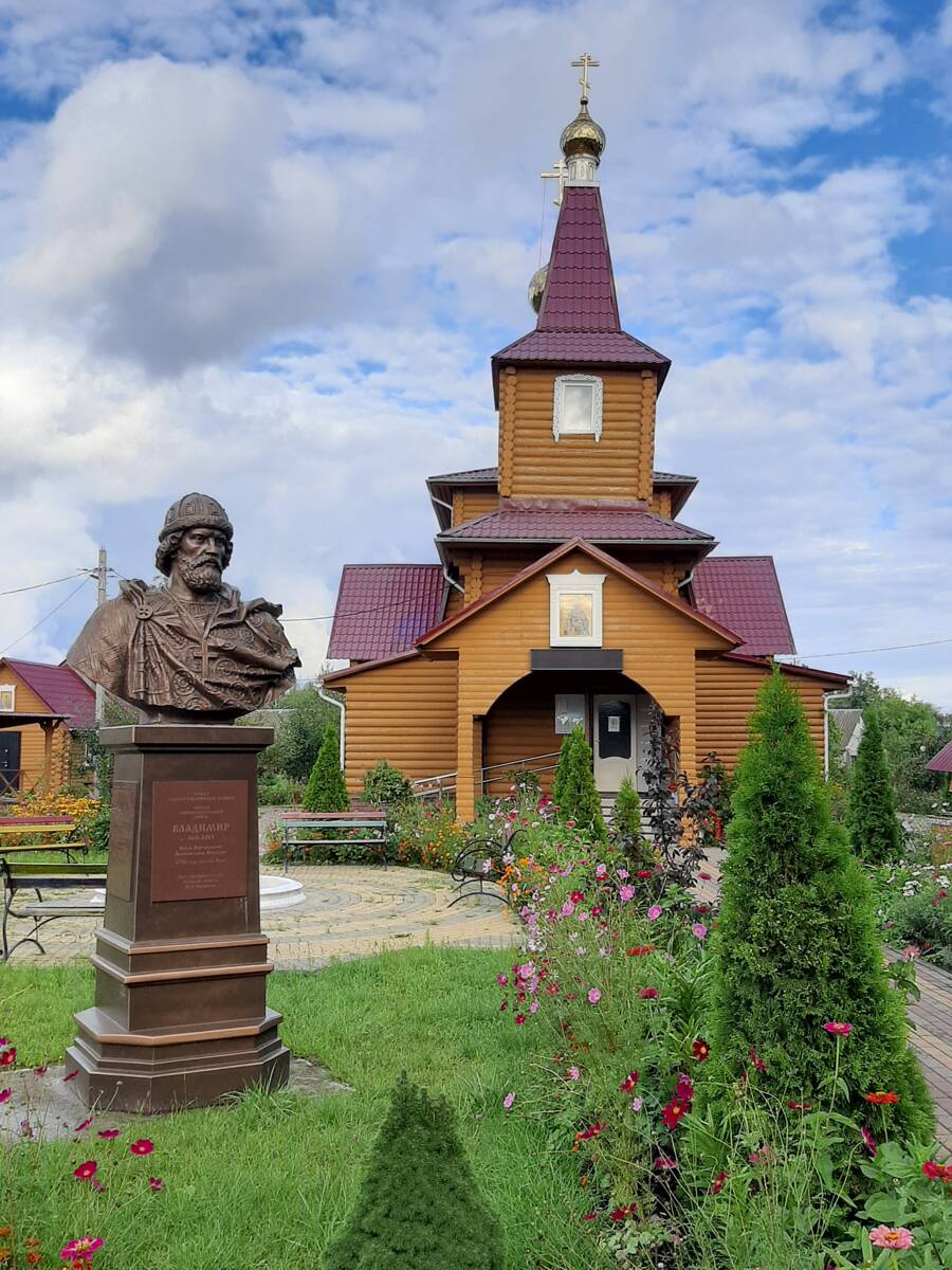 Церковь Владимира равноапостольного в посёлке Октябрьском, Брянск (Брянск, город, Брянская область). фасады