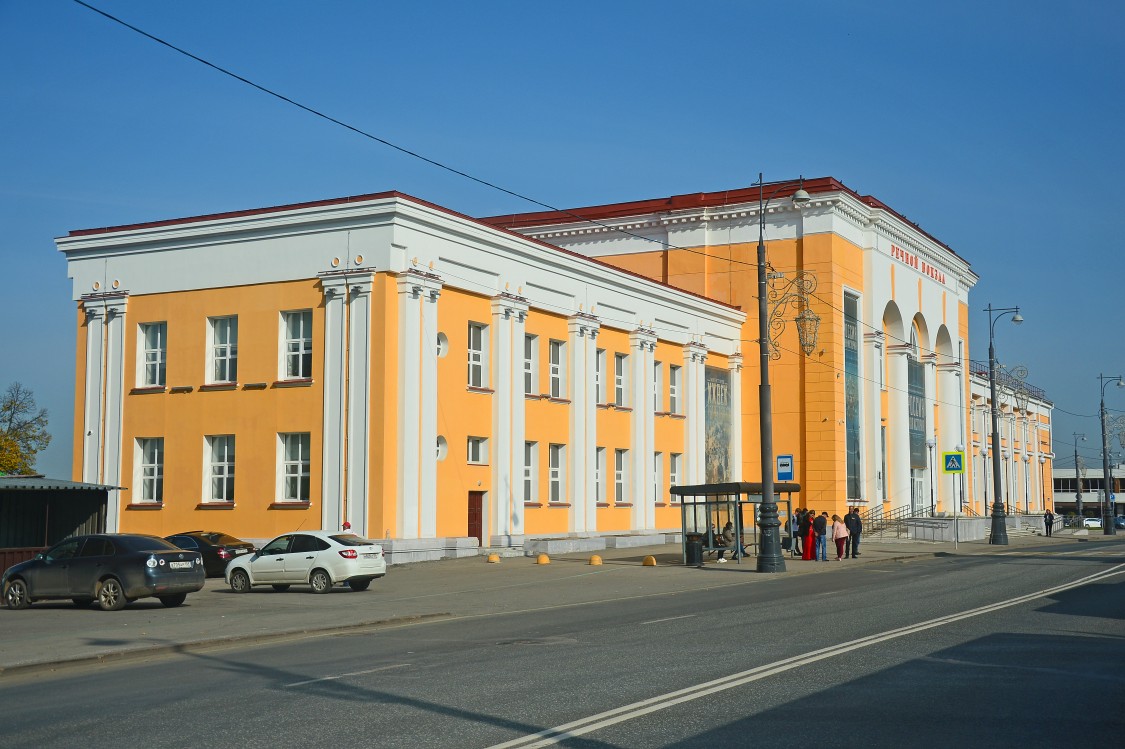 Часовня Христа Спасителя, Пермь (Пермь, город, Пермский край). художественные фотографии, Там, где был построено здание Речного вокзала, до 1920 года стояла часовня Христа Спасителя
