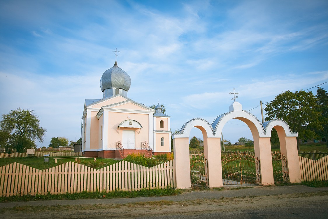 Церковь Рождества Пресвятой Богородицы, Буйновичи (Лельчицкий район, Беларусь, Гомельская область). общий вид в ландшафте