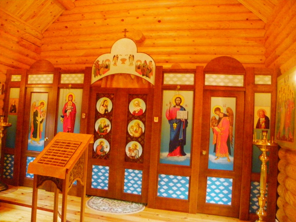 Сяндемский Успенский женский монастырь. Церковь Двенадцати апостолов, Сяндеба (Олонецкий район, Республика Карелия). дополнительная информация, Иконостас